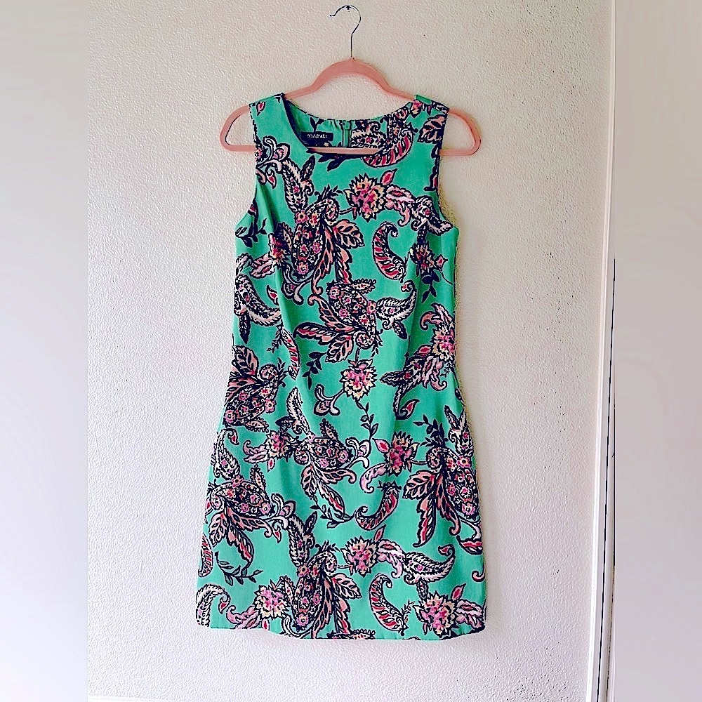 (2 for $20) Gorgeous Roz&Ali floral dress. Size 8
